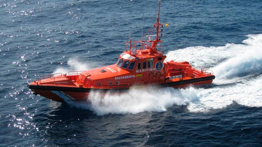 Rescatado en helicóptero un hombre a la deriva en una tabla de kitesurf