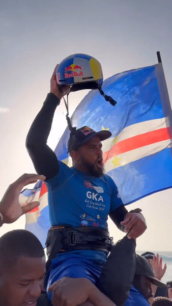 Airton Cozzolino se impone a Mitu Monteiro en el QATAR AIRWAYS GKA KITE WORLD TOUR 2024.