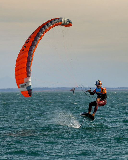 FLYSURFER impulsa el futuro del Parawing con una demostración contundente en @defiwing