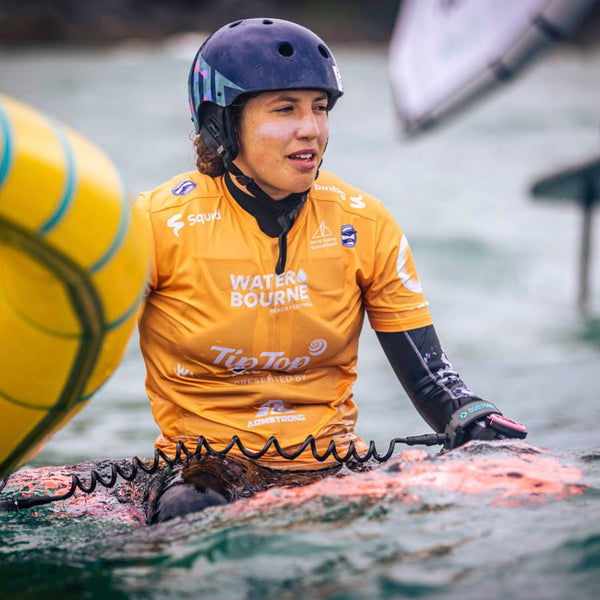 Nia Suardiaz campeona de wingfoil en Nueva Zelanda