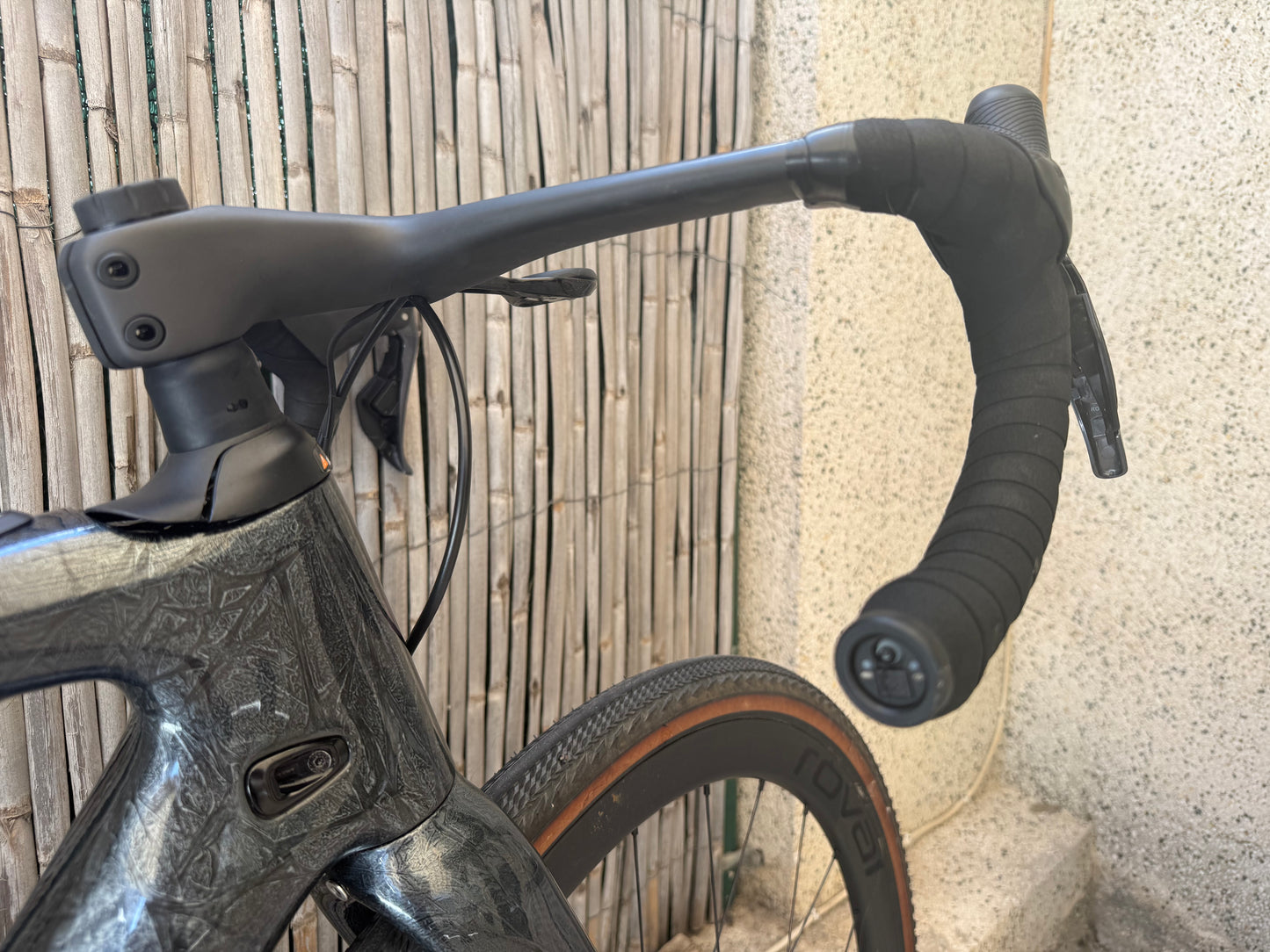 Bicicleta Gravel eléctrica de carbono Specialized Turbo Creo SL + Roval (USADA)