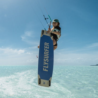 Tabla de kitesurf twintip Flysurfer Radical9 completa