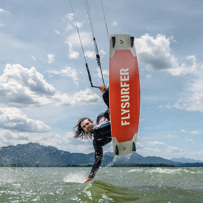 Tabla de kitesurf twintip Flysurfer Radical9 completa