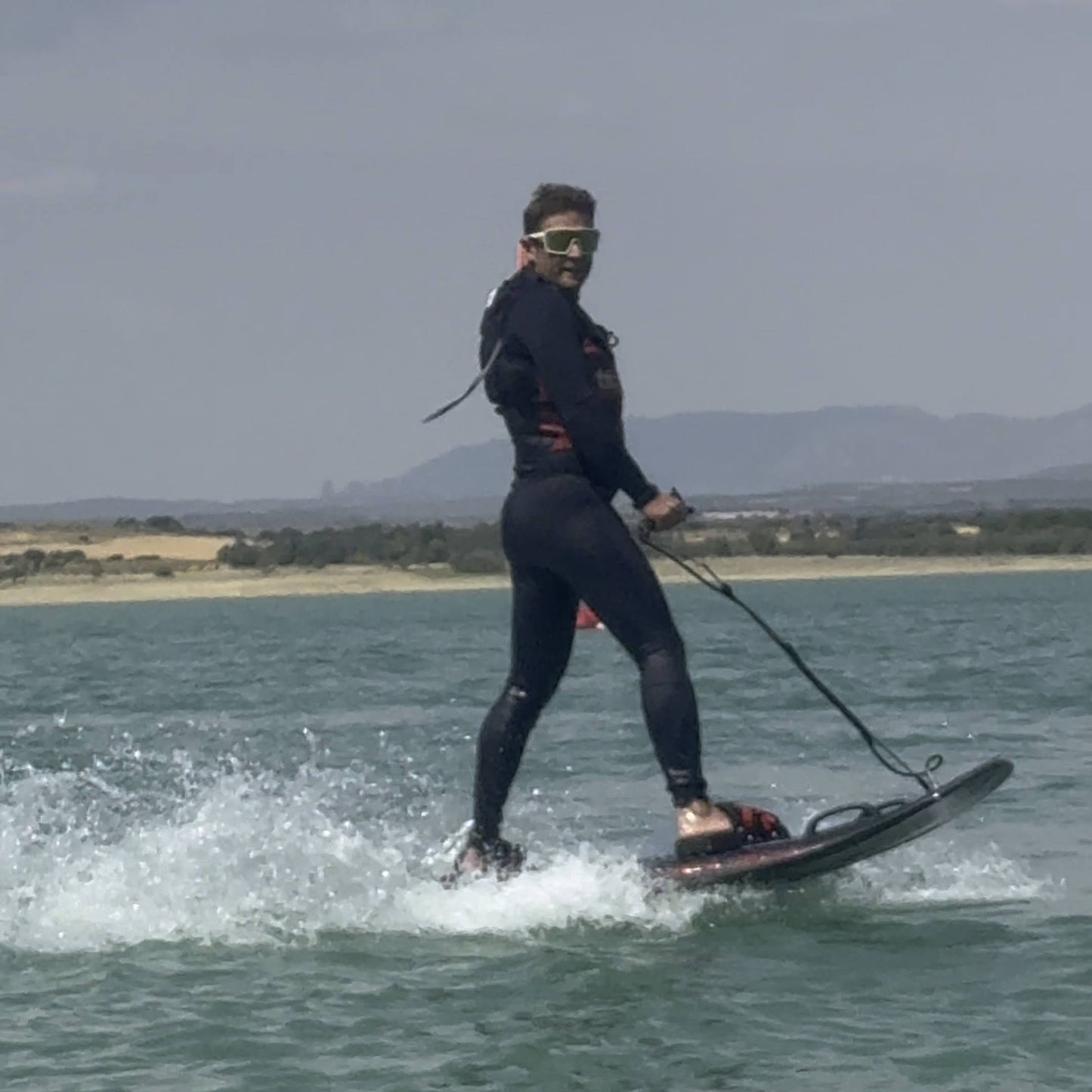 Tabla de surf eléctrica eSurf race edition carbono