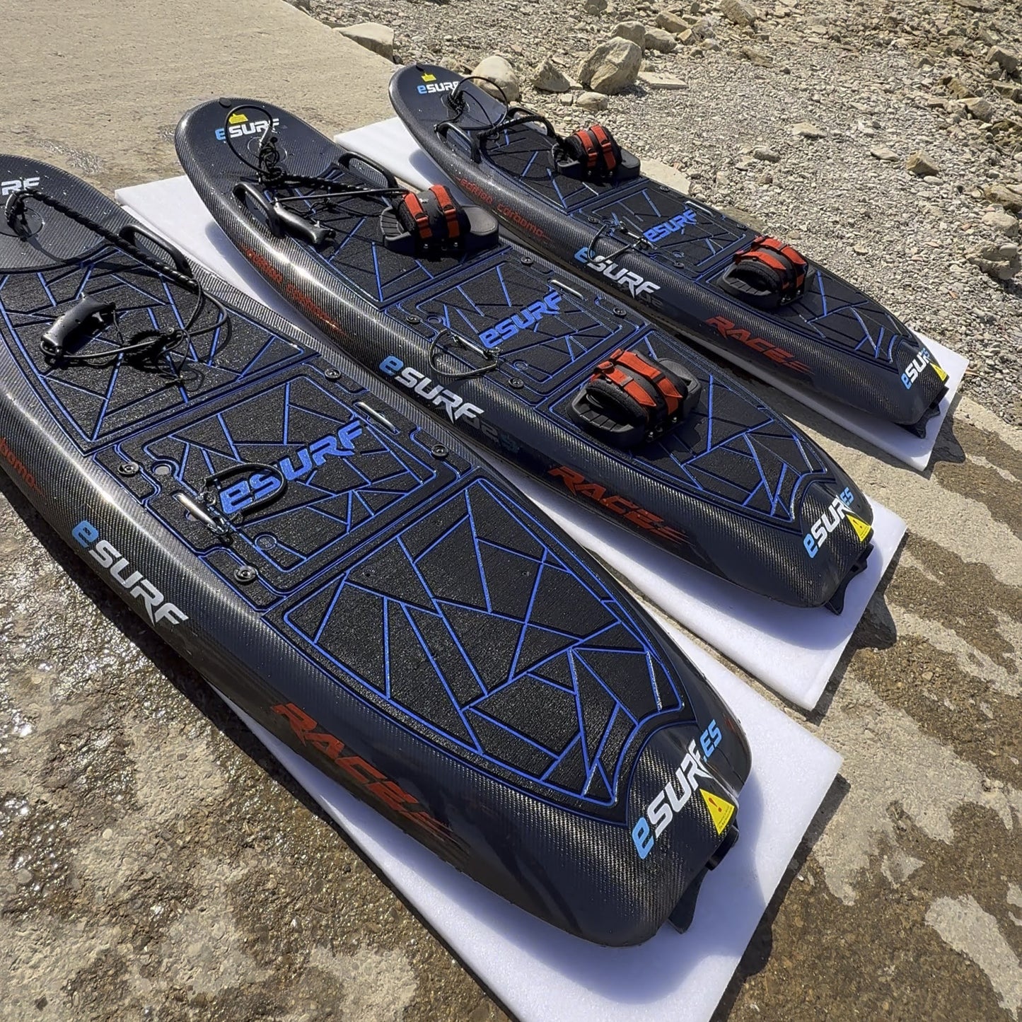 Tabla de surf eléctrica eSurf race edition carbono